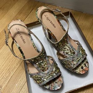 Like new Zigisoho size 8 original prize 65$. Selling prize 30 dollars